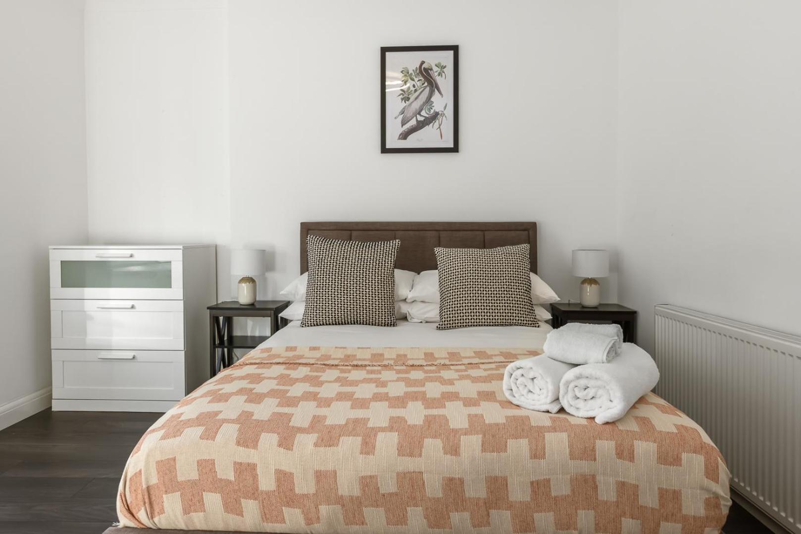 Outstanding 2 Bed Apartment In Central Camden Sleeps 6 Лондон Экстерьер фото